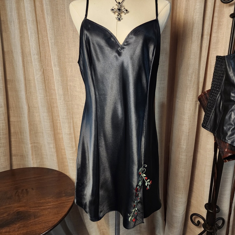 Delicates Co Y2K Black Satin Rose Slip Dress L Vampire Romantic Goth
